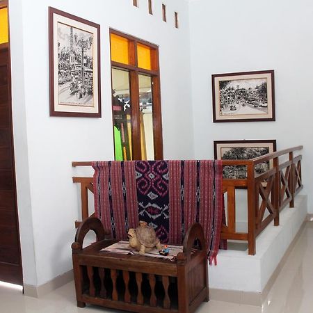 Griya Kedasih Guesthouse ジョグジャカルタ エクステリア 写真