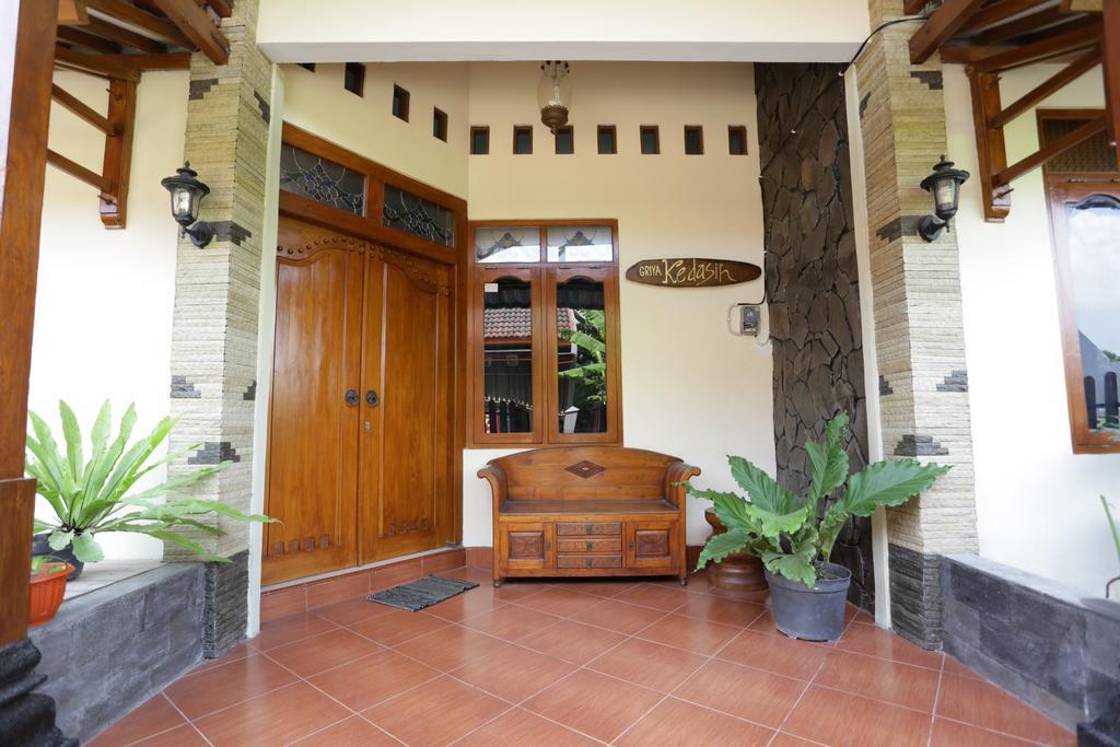 Griya Kedasih Guesthouse ジョグジャカルタ エクステリア 写真