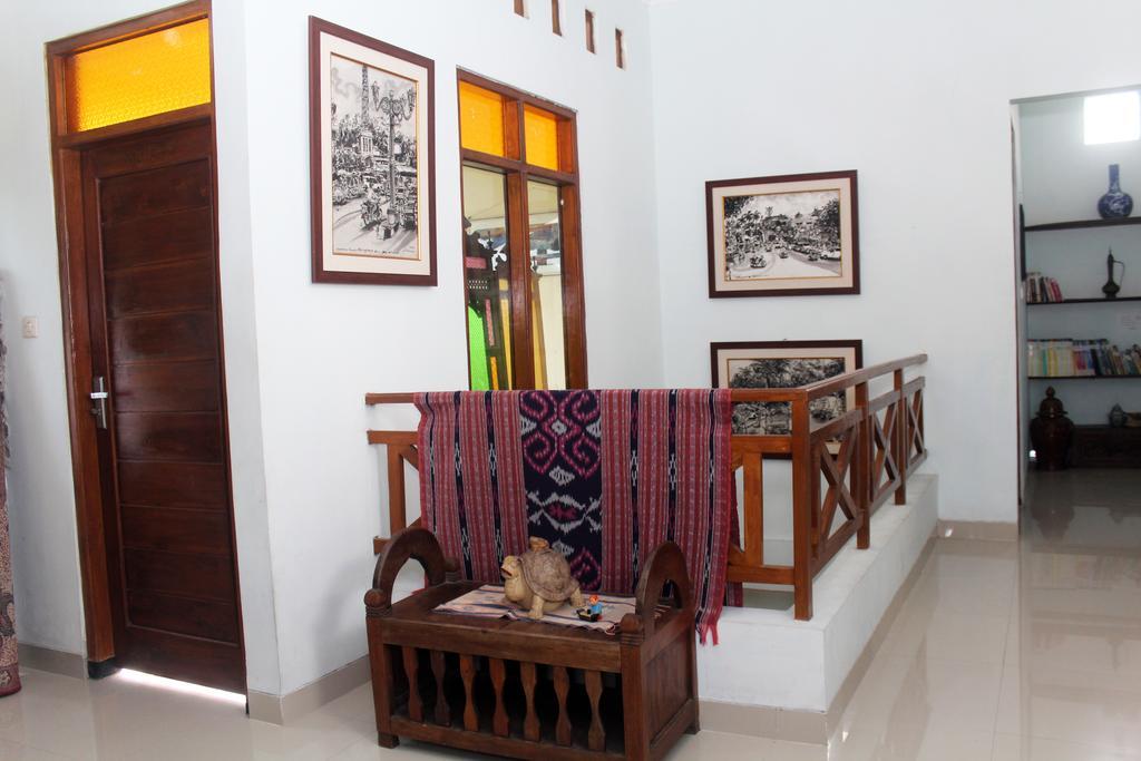 Griya Kedasih Guesthouse ジョグジャカルタ エクステリア 写真